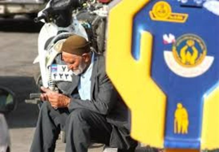 ۲۳۸ مددکار در کمیته امداد خراسان رضوی به منظور ارائه خدمت به حدود ۲۰۰ هزار خانوار تحت حمایت فعالیت می کنند.