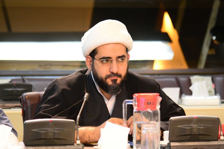 حجت الاسلام والمسلمین حسین مهدوی دامغانی مدیرعامل سازمان مدیریت آرامستان های شهرداری مشهد اظهارداشت: محل تجهیز و تکفین اموات در آرامستان بهشت رضا(ع) تفکیک و جداسازی شده، فوتی مبتلا و یا مشکوک به ویروس کرونا در آرامستان بهشت رضا(ع) دفن می‌شوند.