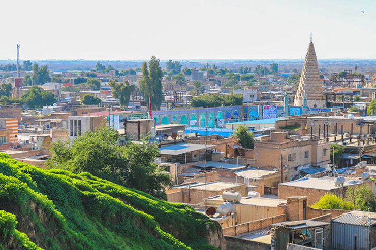 استاندارخوزستان گفت: فعالیت کلیه اصناف به استثنای اصناف ضروری همچون سوپرمارکت‌ها، نانوایی ها، قصابی ها، میوه فروشی ها، خوار و بارفروشی‌ها و داروخانه‌ها ممنوع است.