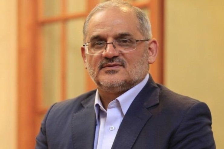 وزیر آموزش و پرورش شایعه اخراج معلمی که حین تدریس در فضای مجازی به اشتباه به جای کلمه «آنلاین» از «آیلاین» استفاده کرده بود، تکذیب کرد.