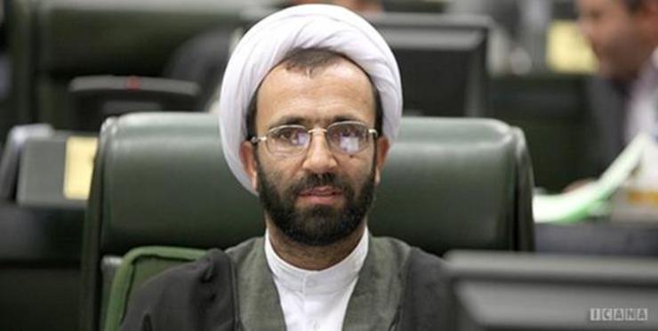 عضو کمیسیون آموزش و تحقیقات مجلس گفت: فعلا تصمیمی درباره تغییر تقویم آموزشی گرفته نشده است.