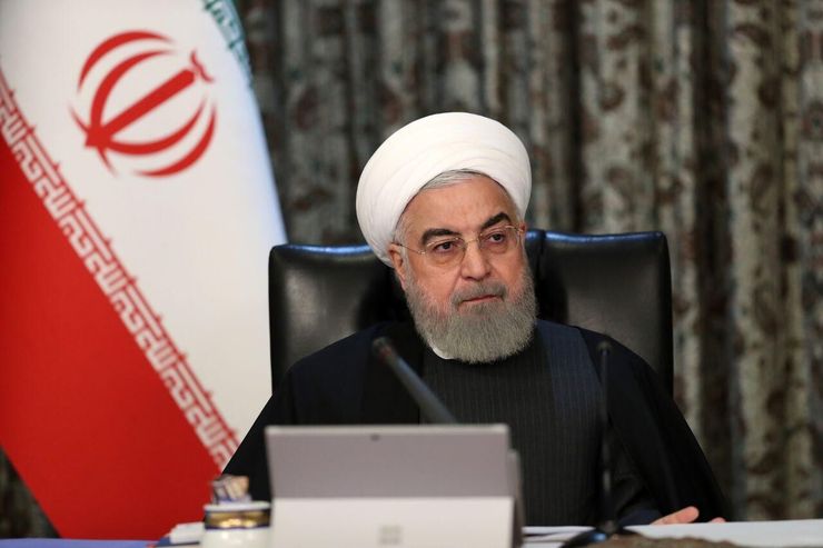 رییس جمهوری با تاکید بر اینکه چیزی به نام قرنطینه نه امروز و نه در ایام عید نداریم و خدمات طبق روال به مردم ارایه می‌شود، گفت: هرگونه محدودیت در ستاد ملی مبارزه کرونا در تهران تصمیم‌گیری می‌شود.