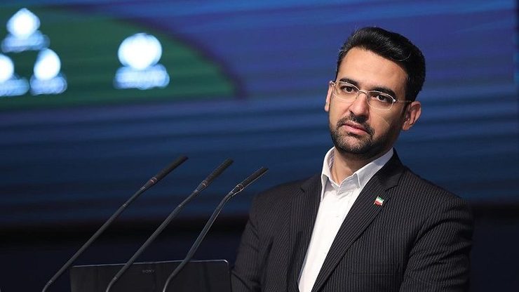 آذری جهرمی تاکید کرد: علی‌رغم وجود چالش‌ها و فشارهای بسیار زیاد، مصوبه کمیسیون تنظیم مقررات و ارتباطات رادیویی درباره‌ی پایان دادن به کلاهبرداری‌های خدمات ارزش افزوده، روز گذشته به اپراتورها ابلاغ شد.