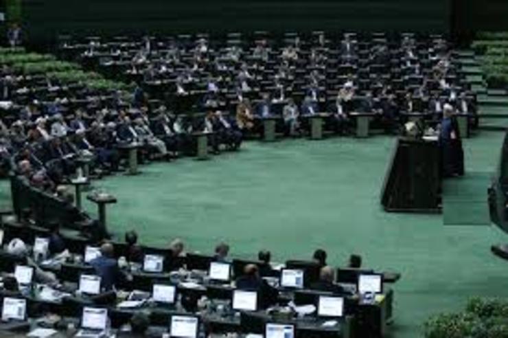 سخنگوی هیئت رئیسه مجلس از برگزاری جلسات کمیسیون تلفیق برای رفع ابهامات شورای نگهبان نسبت به لایحه بودجه ۹۹ خبر داد و گفت: این جلسات فردا و پس فردا برگزار می‌شود.