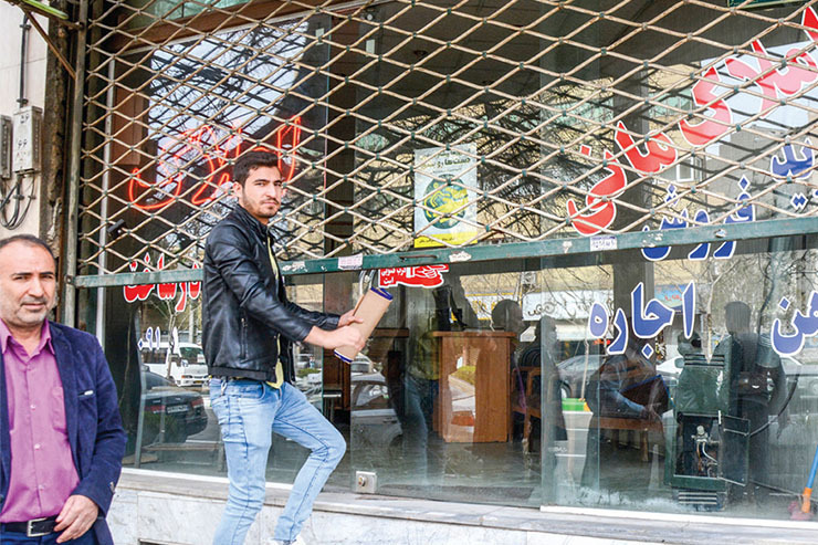 رئیس اتاق اصناف مشهد از محدودیت در ساعات کاری اصناف مشهد سخن گفت.