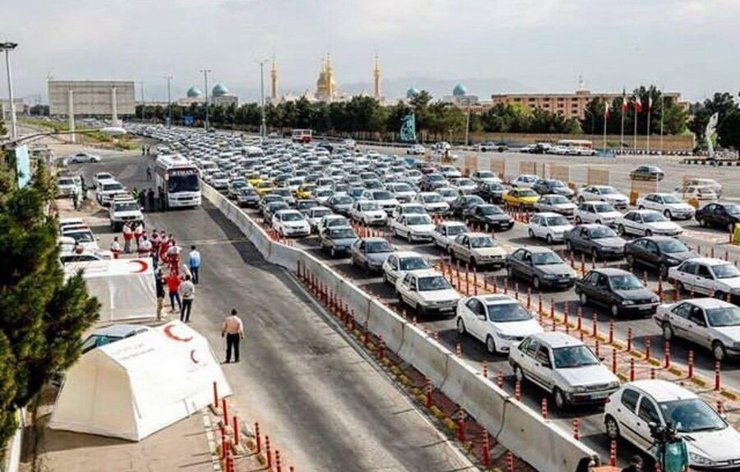 در حال حاضر ترافیک در آزادراه تهران - قم محدوده عوارضی اول نیمه سنگین است.