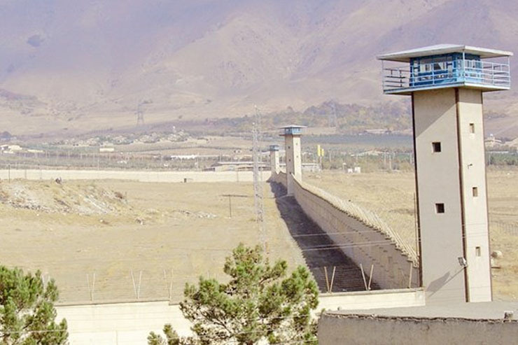معاون سیاسی، امنیتی استاندار لرستان گفت: در جریان حادثه امروز 23 زندانی اقدام به فرار کردند که یک زندانی کشته، یک زندانی مجروح و یک نفر دیگر در حین فرار دستگیر شد.