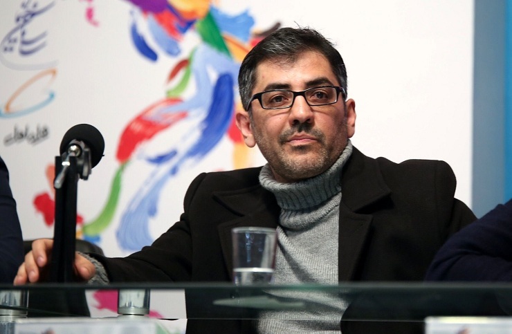 نیما جاویدی، کارگردان جوان خراسانی دارد آهسته آهسته و بدون هیچ سر و صدایی کارهایش را پیش می‌برد و به نظر می‌رسد این رفتار جاویدی بیشتر یک خصوصیت اخلاقی است تا یک ژست سینمایی.