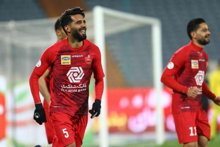 تیم فوتبال پرسپولیس تهران توانست با سه گل از سد تیم مدعی شهرخودرو خراسان عبور کند.