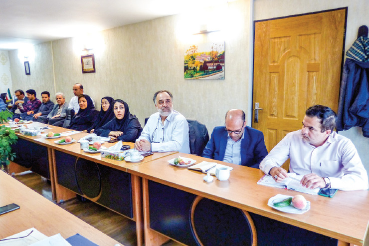 چهارمین جلسه شورای بهداشت با حضور نمایندگان سازمان‌های مربوطه با محوریت بررسی وضعیت بهداشتی و گران‌فروشی غرفه‌های بوستان کوهسنگی در دفتر مدیریت بوستان برگزار شد.
