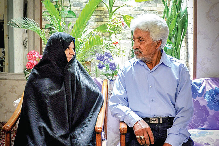 ما ساکنانِ خانه داروغه بودیم...