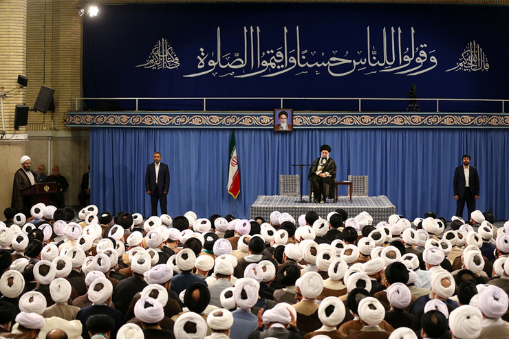 رهبر معظم انقلاب اسلامی بیان کردند:جمهوری اسلامی ایران دزدی دریایی انگلیس خبیث را بی جواب نمی گذارد.