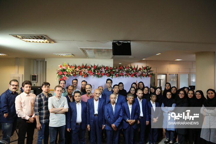 گروهی از مددجویان سندرم داون آسایشگاه شهید بهشتی مشهد از روزنامه شهرآرا به مناسبت «روز خبرنگار» بازدید کردند
