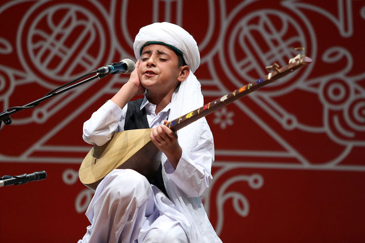 هنرمند جوان خراسانی ضمن اهدای قطعه خود در جشنواره ملی موسیقی جوان به خسروی آواز ایران، محمدرضا شجریان، برای استاد موسیقی سنتی ایران سلامتی آرزو کرد.