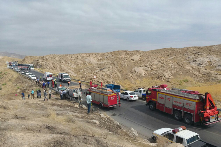 سرپرست معاونت عملیات سازمان آتش‌نشانی مشهد از امدادرسانی گروه‌های امداد و نجات آتش‌نشانی به سانحه دیدگان تصادف رانندگی در جاده قدیم مشهد به نیشابور که ۳ کشته و ۶ مصدوم بر جای گذاشت خبر داد.