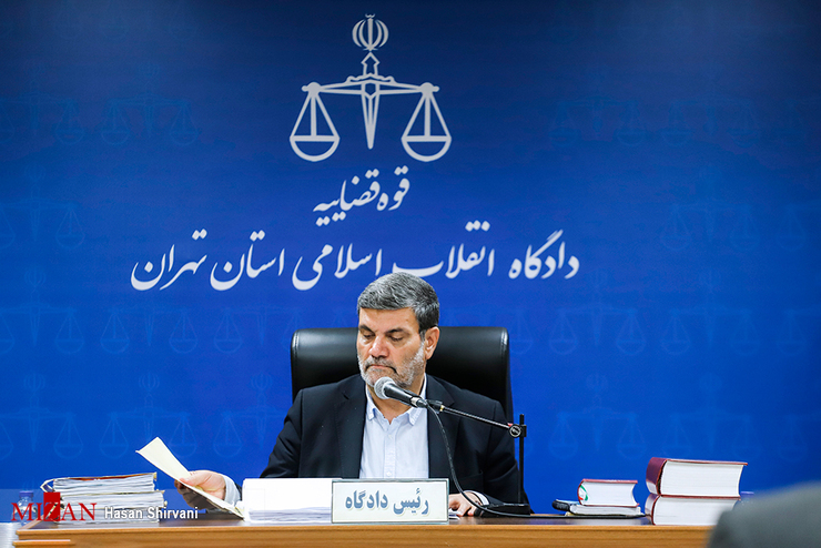 سومین جلسه رسیدگی به اتهامات متهمان پرونده فروش آزاد گوشت‌های برزیلی وارد شده با ارز ۴۲۰۰ تومانی به ریاست قاضی صلواتی در حال برگزاری است.