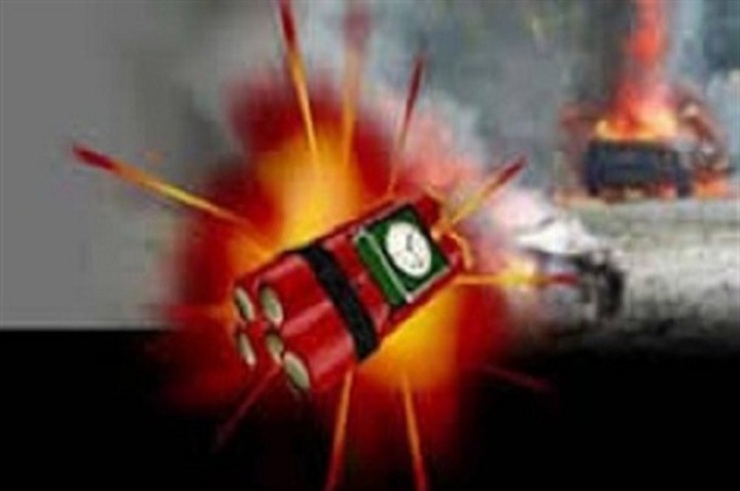 حدود ساعت ۲۲ شب گذشته یک بمب صوتی که در یک سطل زباله در اهواز کار گذاشته شده بود، منفجر شد که خوشبختانه آسیبی در پی نداشت.