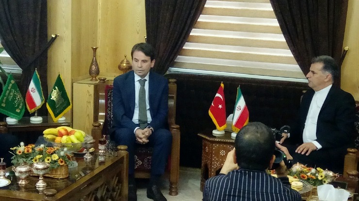 سرکنسول جدید ترکیه صبح امروز با نماینده وزارت امور خارجه در شمال شرق کشور در مشهد دیدار و گفتگو کرد.