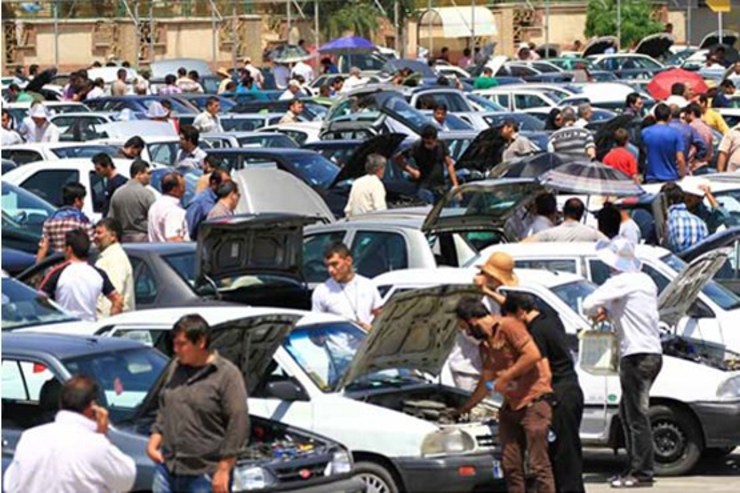 رئیس اتحادیه نمایشگاه دارن خودرو مشهد گفت: شاهد کاهش ۲۵ درصدی قیمت خودرو در بازار هستیم.