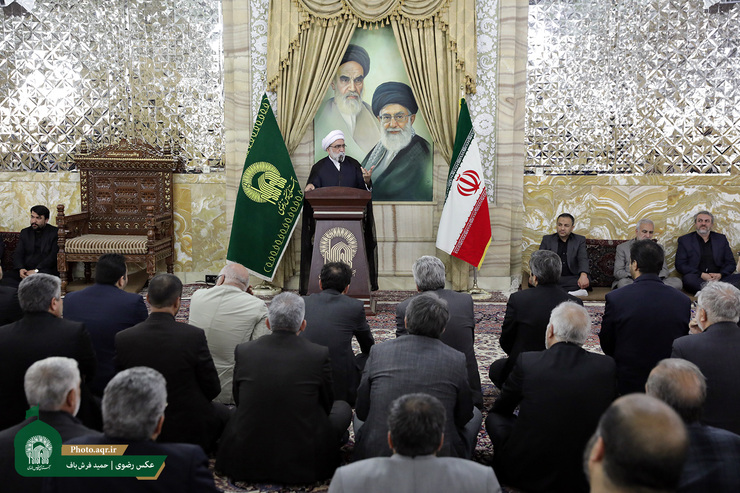 تولیت آستان قدس رضوی گفت: برای تداوم راه امام حسین(ع) و عزت بخشیدن به جامعه اسلامی شاید در برهه‌ای از تاریخ نیاز به دفاع و جنگ مسلحانه و در برهه‌ای دیگر، نیاز نبرد در عرصه اقتصادی باشد