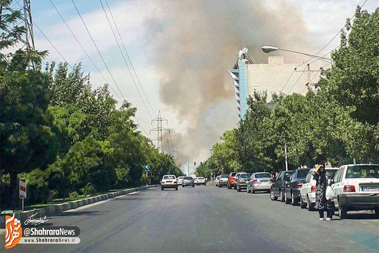 دقایقی پیش دود ناشی از آتش سوزی احتمالی در باغ‌های موقوفه آستان قدس در بولوار جانباز مشاهده گردید.