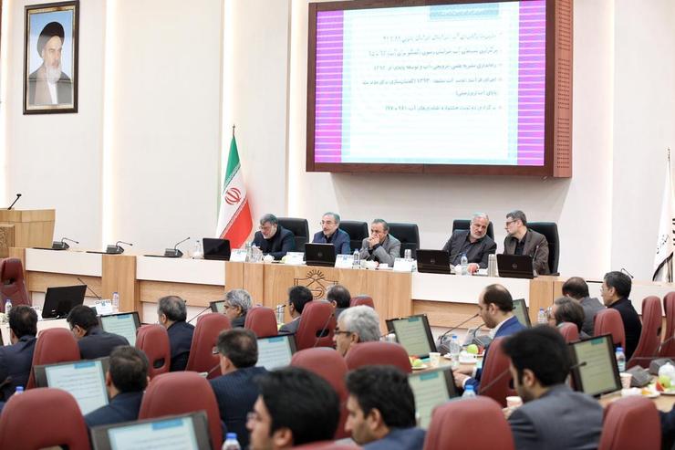 استاندار خراسان رضوی گفت: طرح انتقال آب از سواحل چابهار یک اولویت جدی برای توسعه شرق کشور است لذا از همه ظرفیت‌ها برای اجرای این طرح استفاده خواهیم کرد.