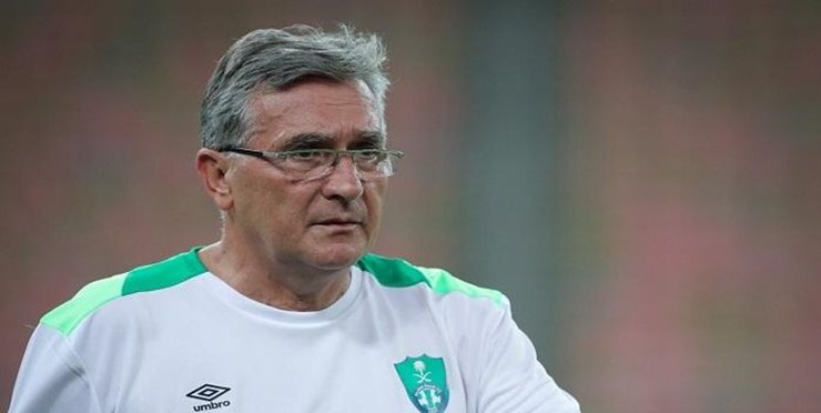 رئیس باشگاه الاهلی حکم اخراج سرمربی سابق پرسپولیس را امضا نکرد.