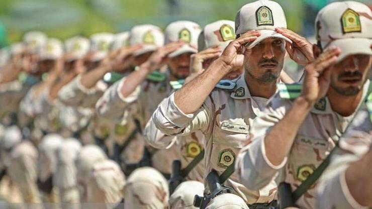 معاون مشمولان و امور معافیت های سازمان وظیفه عمومی نیروی انتظامی، ضوابط و مقررات خروج از کشور سربازان حین خدمت را تشریح کرد.