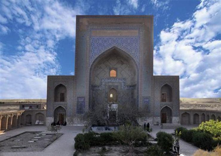 رئیس اداره میراث فرهنگی، صنایع دستی و گردشگری تایباد از آغاز بهسازی مزار مولوی زین الدین ابوبکر تایبادی خبر داد.