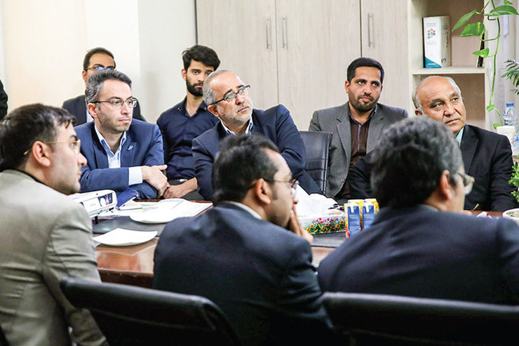 اساس فعالیت بازآفرینی بر مبنای نگاه اجتماع‌محور باشد