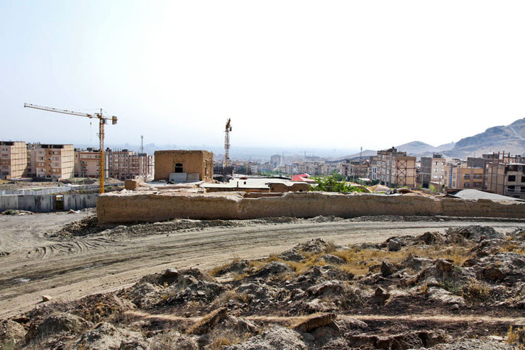 وزیر بهداشت، درمان و آموزش پزشکی گفت: این وزارتخانه برای ساخت بیمارستان بالای ۵۰۰ تختخوابی در شهر مشهد برنامه دارد و استفاده از فاینانس چینی یکی از راه‌های تامین منابع ساخت این بیمارستان‌ها در کشور است.