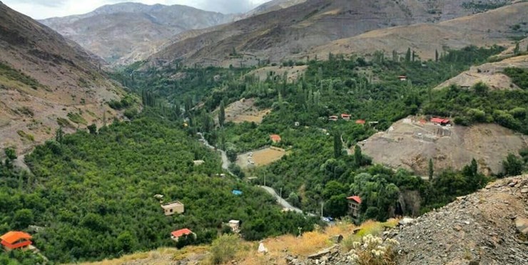فرماندار شهرستان بینالود (طرقبه شاندیز) گفت: آبخوان‌های سوران در شاندیز توسط عوامل شرکت آب منطقه‌ای خراسان رضوی در حال بازسازی است تا با شدت گرفتن بارش‌ها، سرریز آب در مسیر جاده قوچان روان نشود.