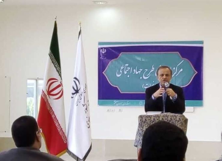 استاندار خراسان رضوی گفت: با اجرای برنامه‌های اثر بخش نباید گذاشت که جمعیت حاشیه نشین کلانشهر مشهد افزایش یابد.
