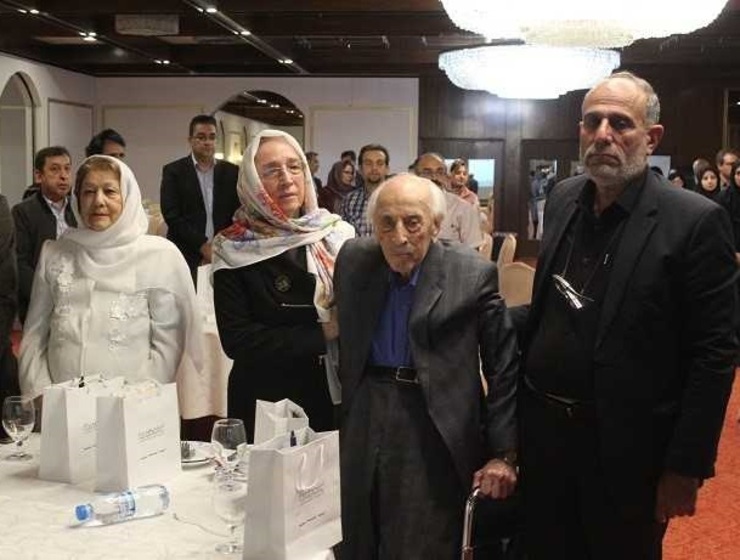 مراسم تجلیل از دکتر محمد تقی صراف استاد پیشکسوت دانشگاه علوم پزشکی مشهد برگزار شد.