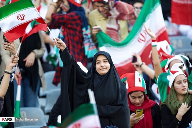 وزیر ورزش و جوانان با بیان اینکه ۱۰ ورزشگاه در شهرهای گوناگون، آماده حضور زنان هستند، از ورزشگاه ثامن‌ الائمه و امام رضا (ع) مشهد هم به‌عنوان ورزشگاه‌هایی که آماده میزبانی از بانوان هستند، نام برد.