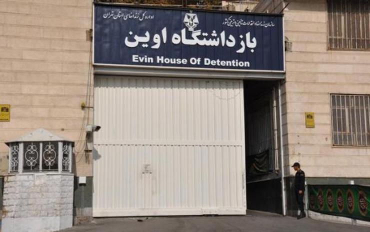 حسین سرتیپی، وکیل حسین فریدون، برادر رئیس‌جمهور، خبر داد که حسین فریدون امروز برای گذراندن دوران محکومیت پنج‌ساله‌اش به زندان اوین برده شد.