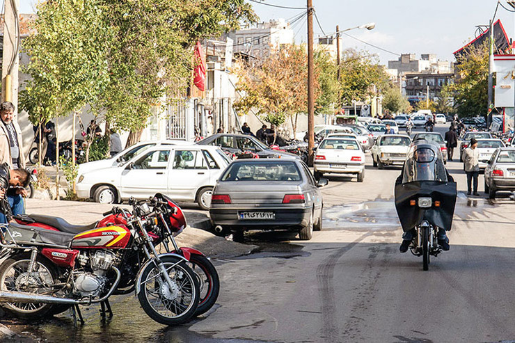 روایتی از فعالیت آزادانه دلالان دارو در مشهد