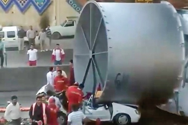 عصر روز گذشته درپی وقوع یک حادثه ترافیکی در جاده مشهد به چناران، مقابل شهر گلبهار، که منجر به ترافیک گسترده‌ای در این محور شد، عوامل انتظامی و امدادی به محل اعزام شدند.