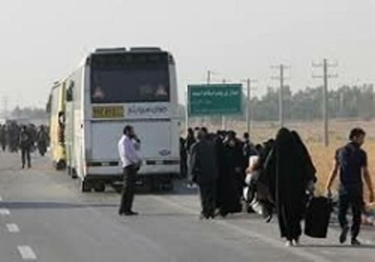 معاون اجتماعی فرماندهی انتظامی استان کرمانشاه گفت: به منظور تسیل در تردد زائرین، از ساعت هشت صبح امروز (دوشنبه، هشتم مهر) تردد در مسیر قصرشیرین- از سه راهی نصرآباد- تا مرز خسروی، تنها با اتوبوس درون شهری امکانپذیر است.