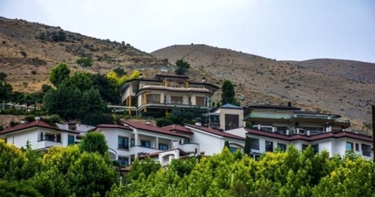 سخنگوی قوه‌قضائیه گفت: در باره زمین‌خواری در تهران و مشهد گزارشاتی واصل شده که حمایت از سوء جریان در واگذاری و صدور پروانه دارد.