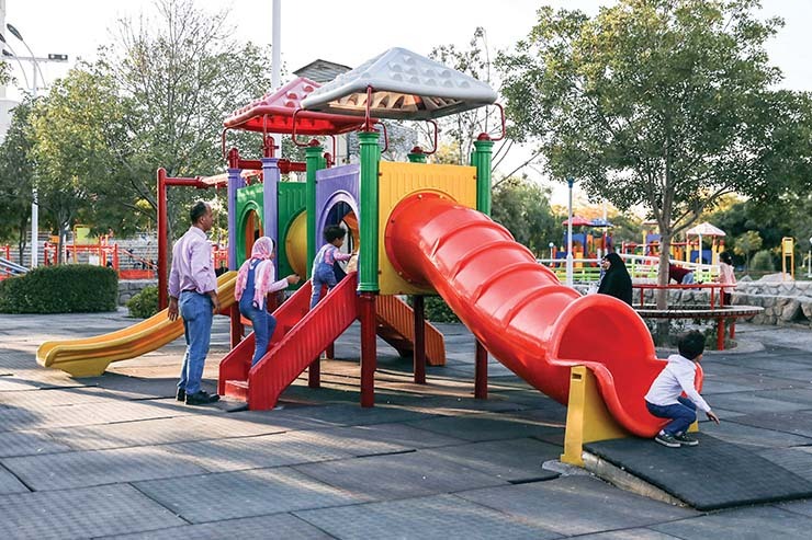 از دیدگاه صاحب‌نظران حوزه کودک، ارتباط عمیق و مستقیمی میان محیط و تربیت و رشد کودکان وجود دارد.