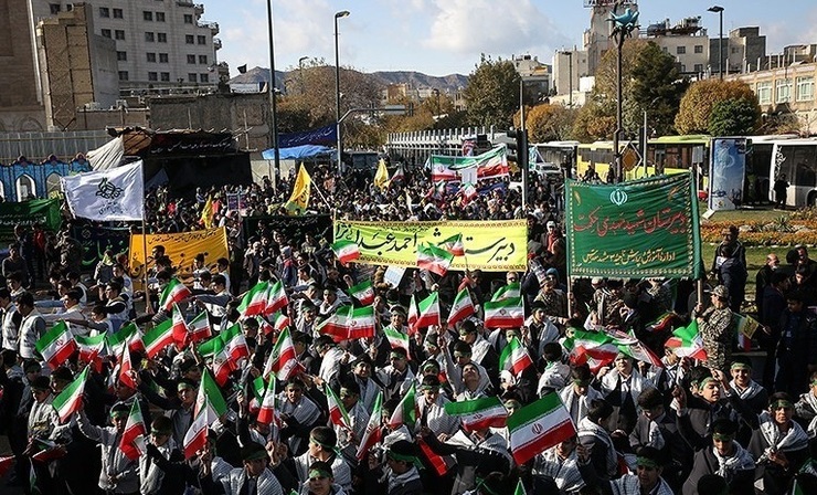 مراسم بزرگداشت ۱۳ آبان‌‏ماه در مشهد با حضور خانواده های معظم شهدا، جانبازان، ایثارگران، مردم شهید پرور و ولایت‌مدار مشهد و دانش آموزان و دانشجویان راس ساعت ۱۰ صبح در حرم رضوی برگزار خواهد شد.