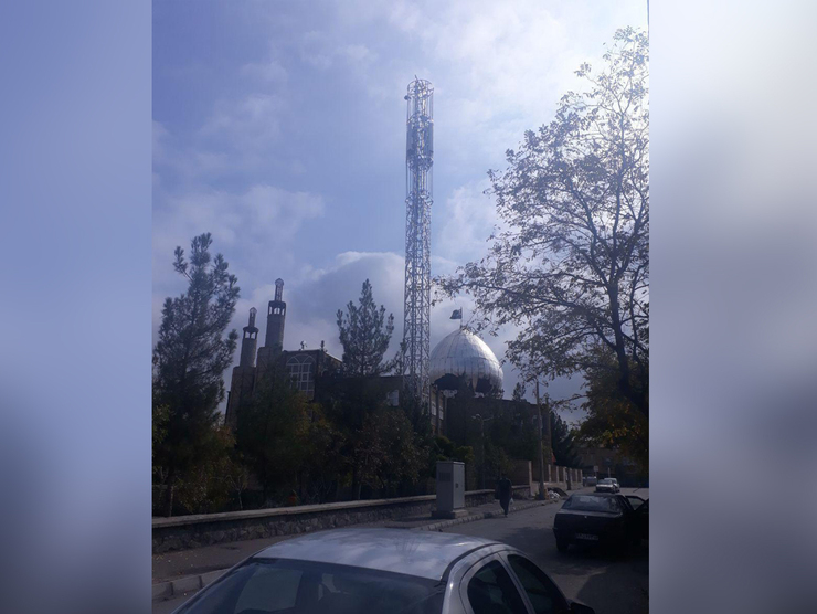 در مجیدیه۱۴، جاهدشهر بوستان ۱۶ پارک نیایش، مسجد امام خمینی (ره)؛ دکلی با اجازه ی شهرداری منطقه ۱۲ احداث شده است. این ‌پارک‌۳ هکتار وسعت ‌دارد ‌می توانستند درمکان دیگری که ‌درحریم مسجد ‌نباشد، نصب ‌شود.
