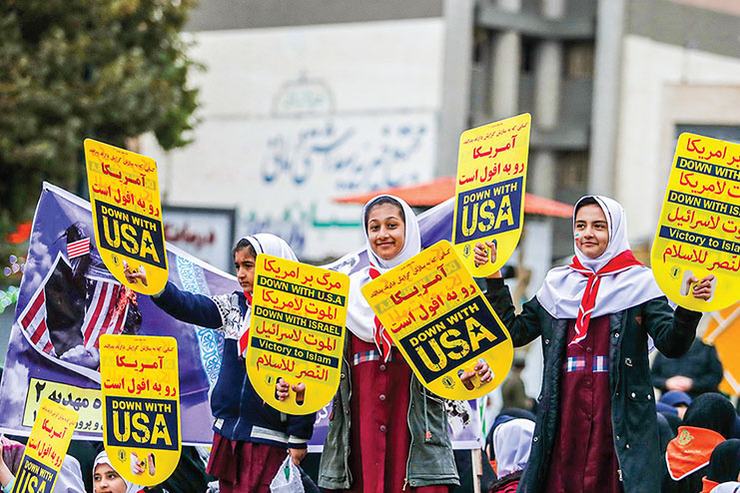 گزارشی از حضور پررنگ دانش آموزان مشهدی در راهپیمایی ۱۳ آبان
