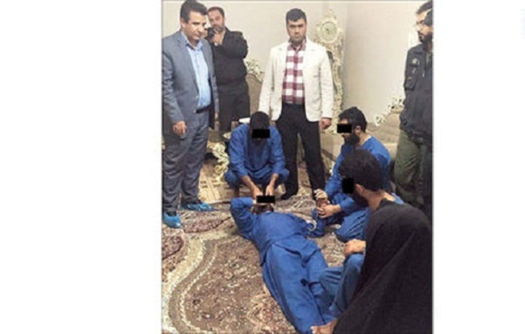 متهمان یک پرونده جنایی که تحت بازجویی‌های تخصصی پلیس قرار داشتند، ناگهان در میان اقاریرشان از یک جنایت وحشتناک دیگر نیز پرده برداشتند و در حضور قاضی ویژه قتل عمد مشهد چگونگی وقوع دو قتل هولناک را بازگو کردند.