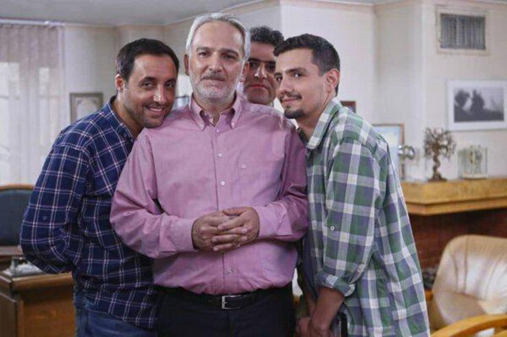 مجموعه تلویزیونی «فوق لیسانسه‌ها» به کارگردانی سروش صحت از فردا ۱۷ آبان روی آنتن شبکه سه سیما می‌رود.