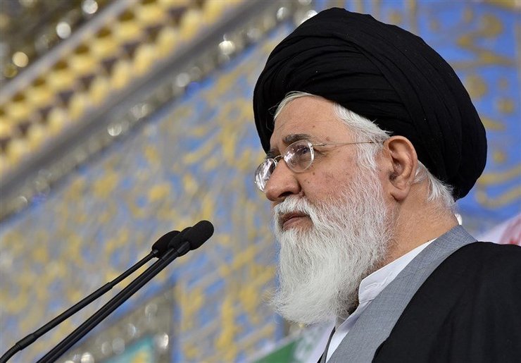 امام جمعه مشهدمقدس: در قانون اساسی اصل بر علنی بودن دادگاه به‌جز در موارد استثنایی است که قانون مشخص کرده، دزد و خائن باید در نزد مردم شناخته و حدود اسلامی در منظر مردم باید اجرا شود.