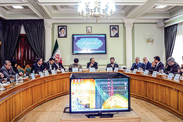 طبق توافق‌نامه همکاری بین شهرداری و برخی دیگر از دستگاه‌های استان، عملیات اجرایی احیای کشف رود هفته جاری از محدوده چرمشهر آغاز می‌شود