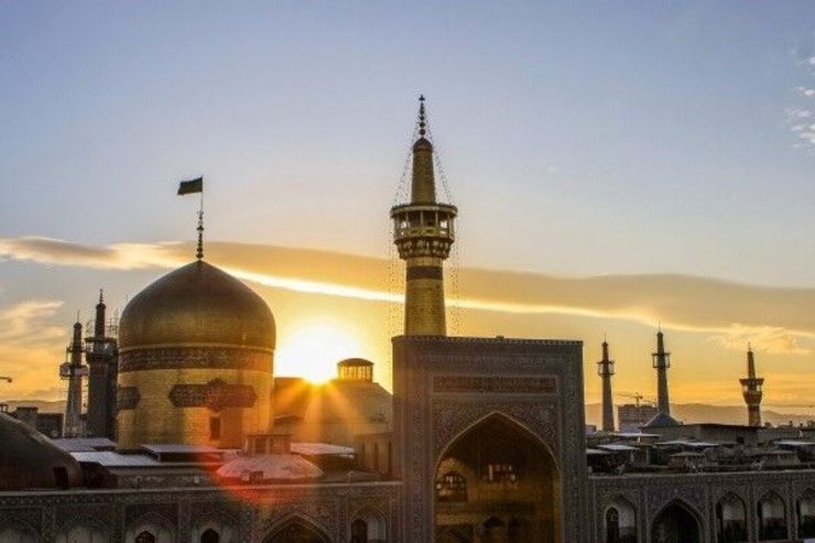 رئیس اداره امور زائران غیرایرانی آستان قدس رضوی گفت: یک جوان اهل انگلیس از طریق شبکه جهانی وب و ارتباط در فضای مجازی با کارشناسان مذهبی حرم مطهر امام رضا (ع) و ادای شهادتین، به دین مبین اسلام مشرف شد.