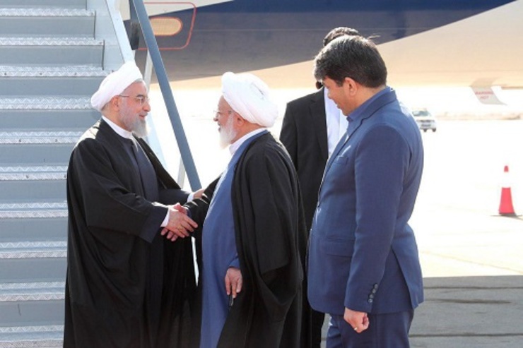  هواپیمای حامل دکتر حسن روحانی، رییس جمهوری اسلامی ایران دقایقی قبل وارد فرودگاه شهید صدوقی یزد شد.